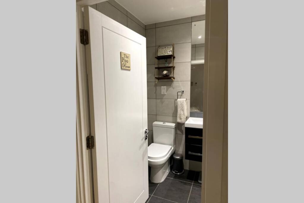 Luxury 1 Bedroom Apartment With Netflix & Parking Borehamwood Exteriér fotografie